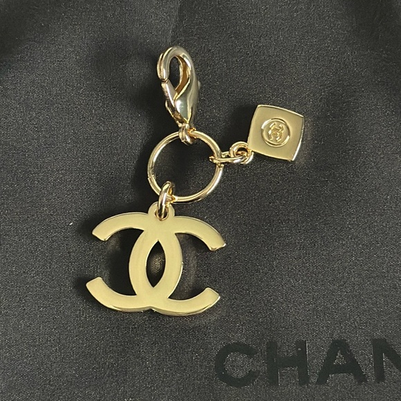 Chanel Charm and Dustbag - Picture 2 of 4
